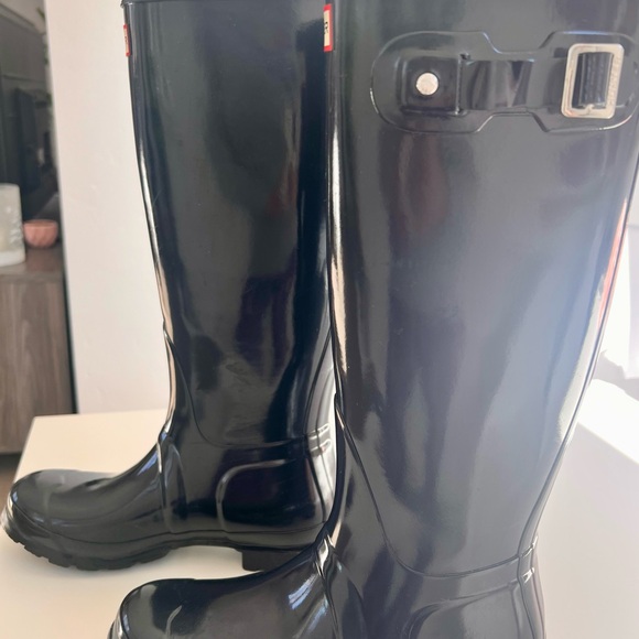 Tall Navy Hunter Boots - SZ 7 - Picture 2 of 3
